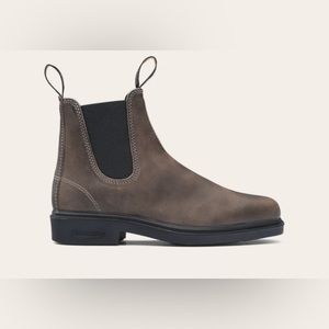 Blundstone Dress Chelsea Boots style 1395 US women’s size 9 or men’s 7 EUC